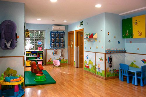 Centro Infantil Los Ángeles piso de aula
